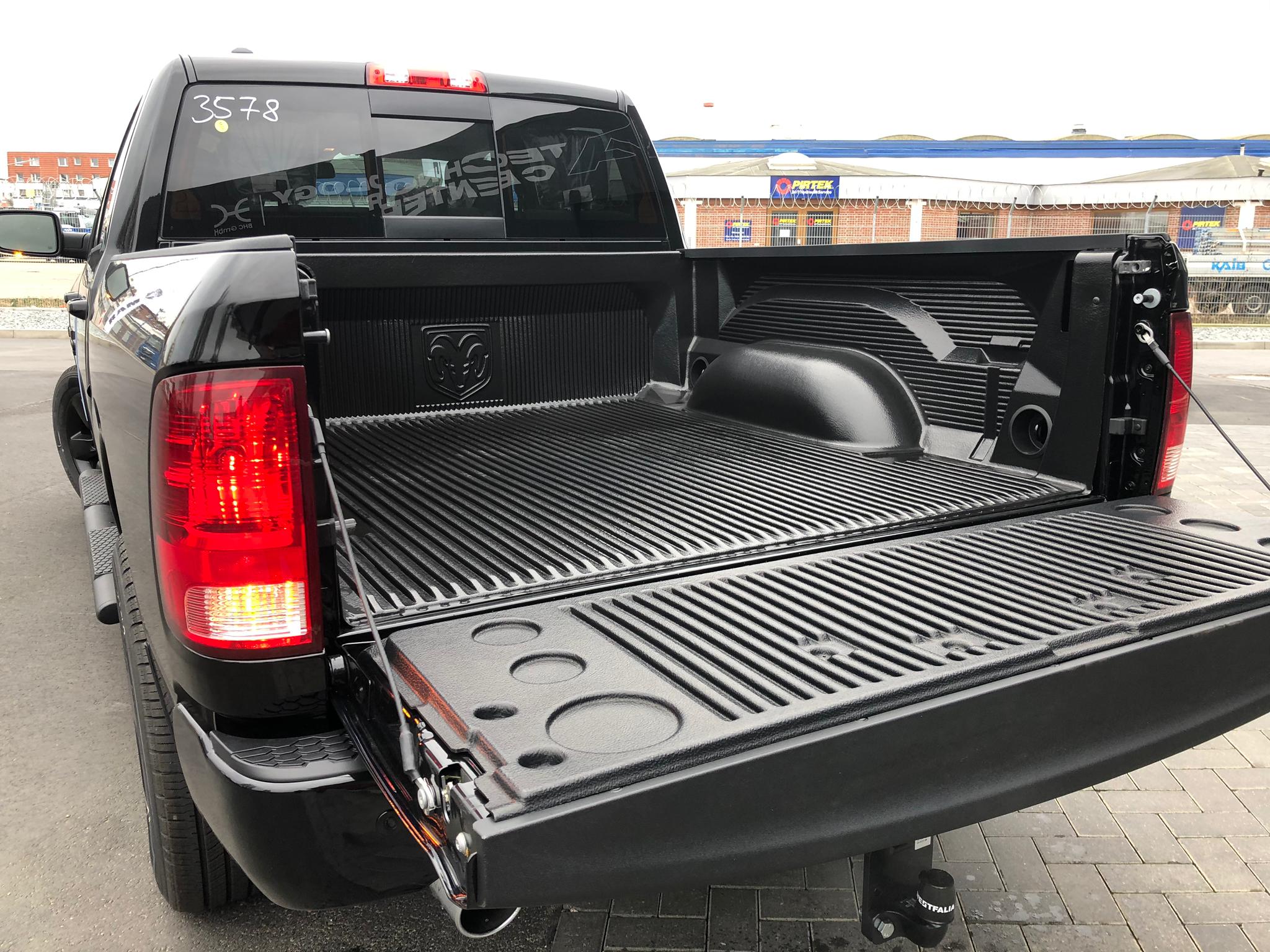 2020 RAM 1500 Crew Cab Classic Black