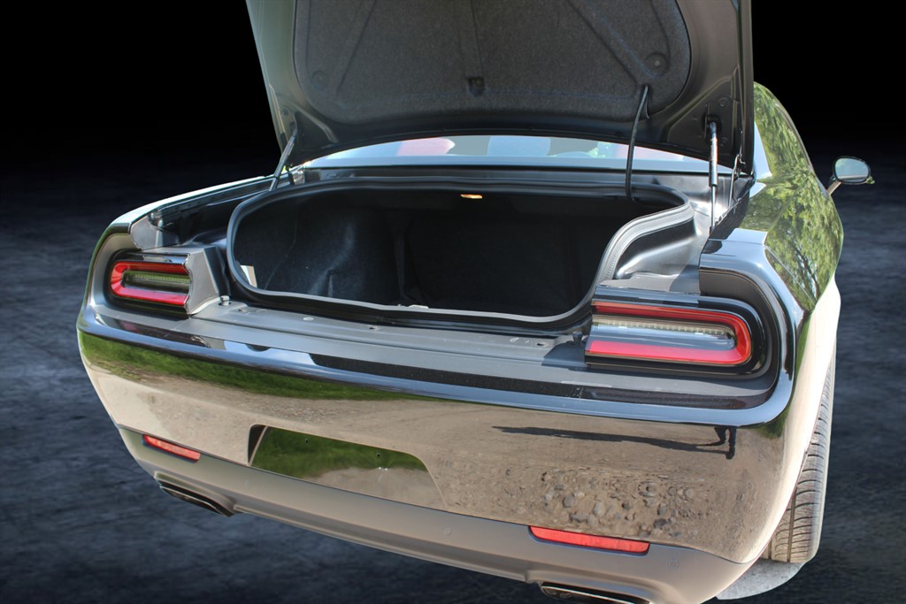 DODGE CHALLENGER HELLCAT NARROWBODY
